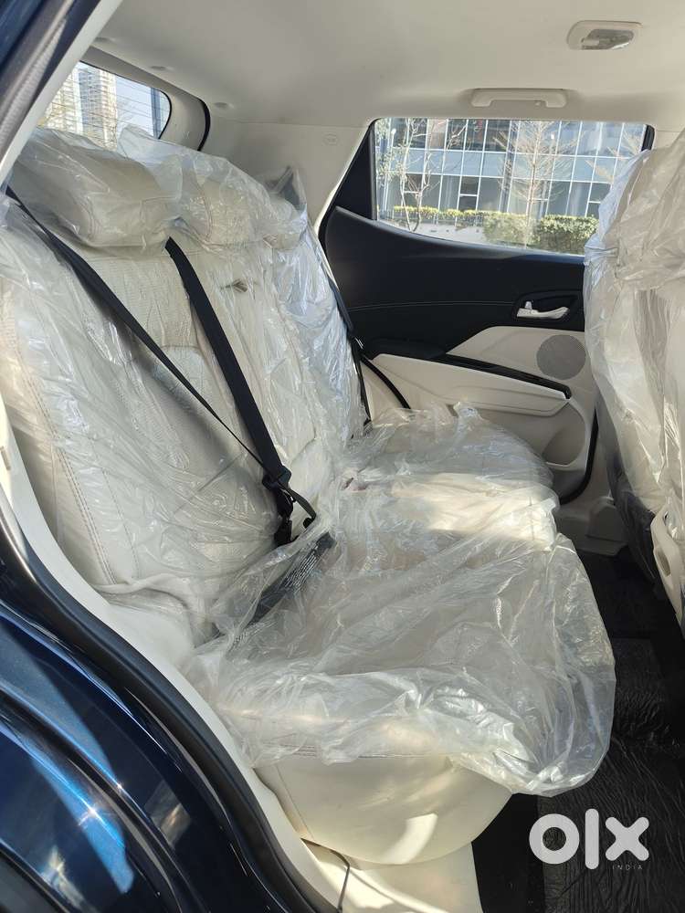 Mahindra Xuv 3xo Ax7l 1.2 Petrol At (pg), 2024, Petrol