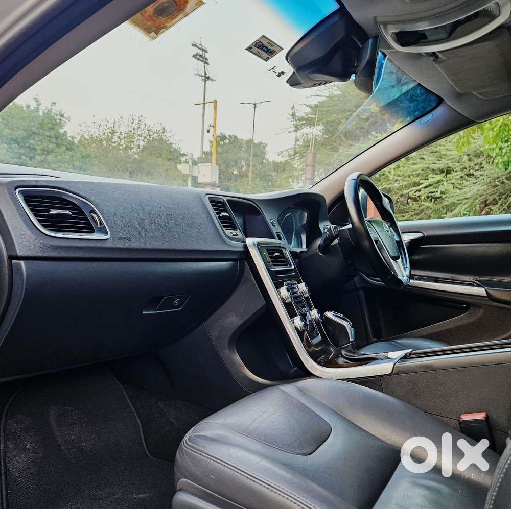 Volvo S60 D5 Inscription, 2016, Petrol