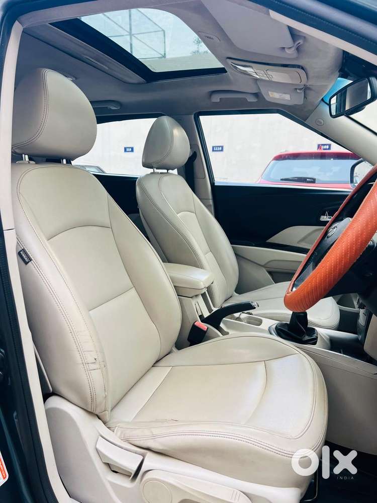 Mahindra Xuv300 W8, 2019, Petrol