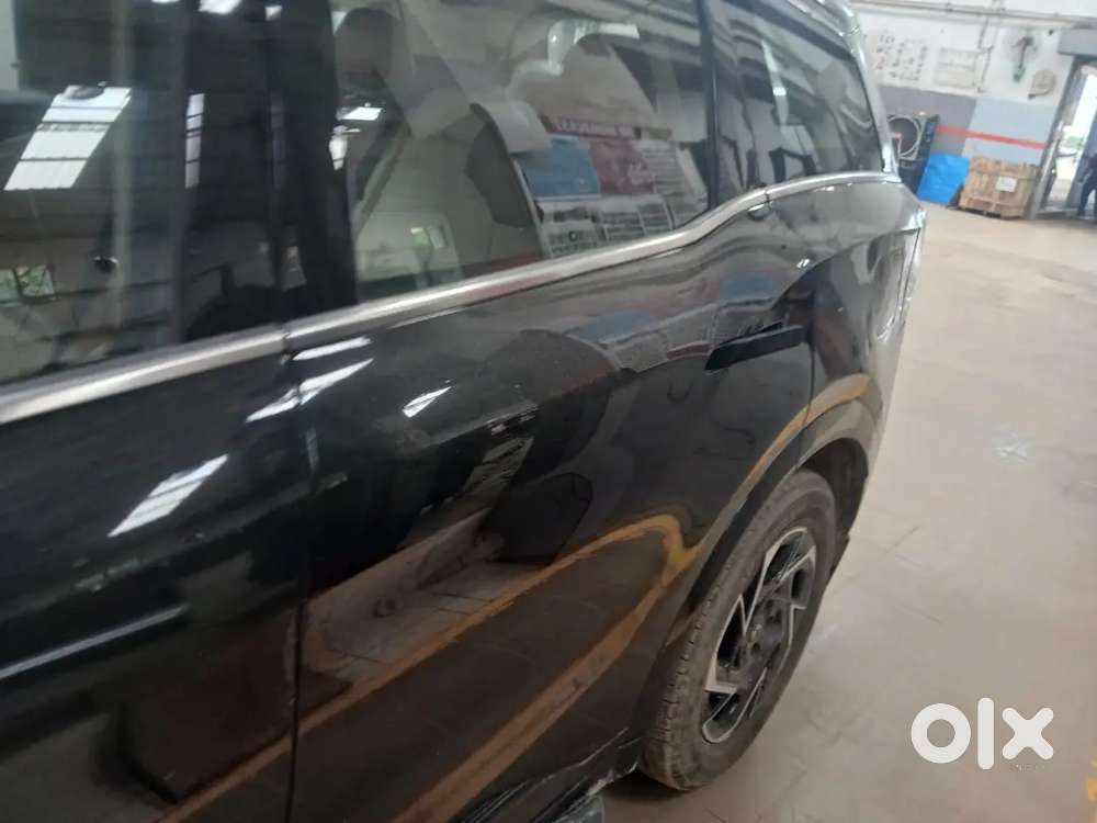 Mahindra Xuv700 Ax7 2026
