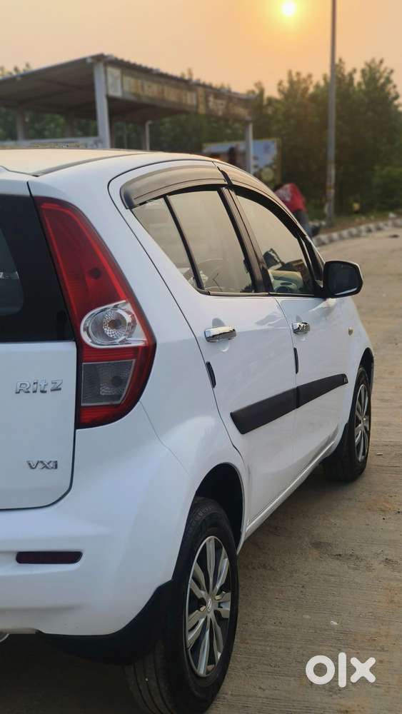 Maruti Suzuki Ritz Vxi, 2011, Petrol