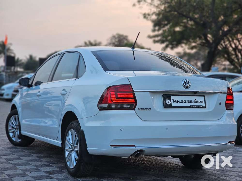 Volkswagen Vento Celeste 1.6 Highline, 2017, Petrol