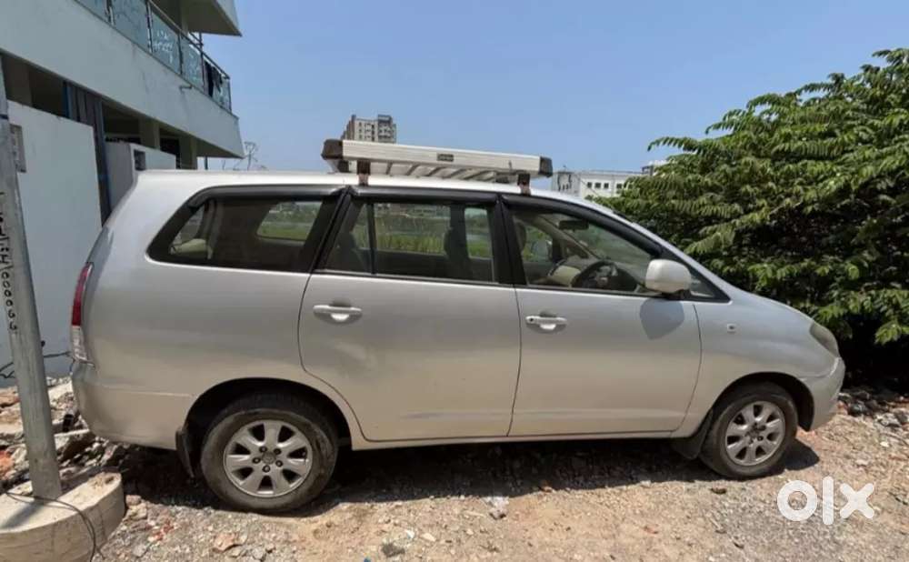 Toyota Innova 2007 Diesel 290000 Km Driven