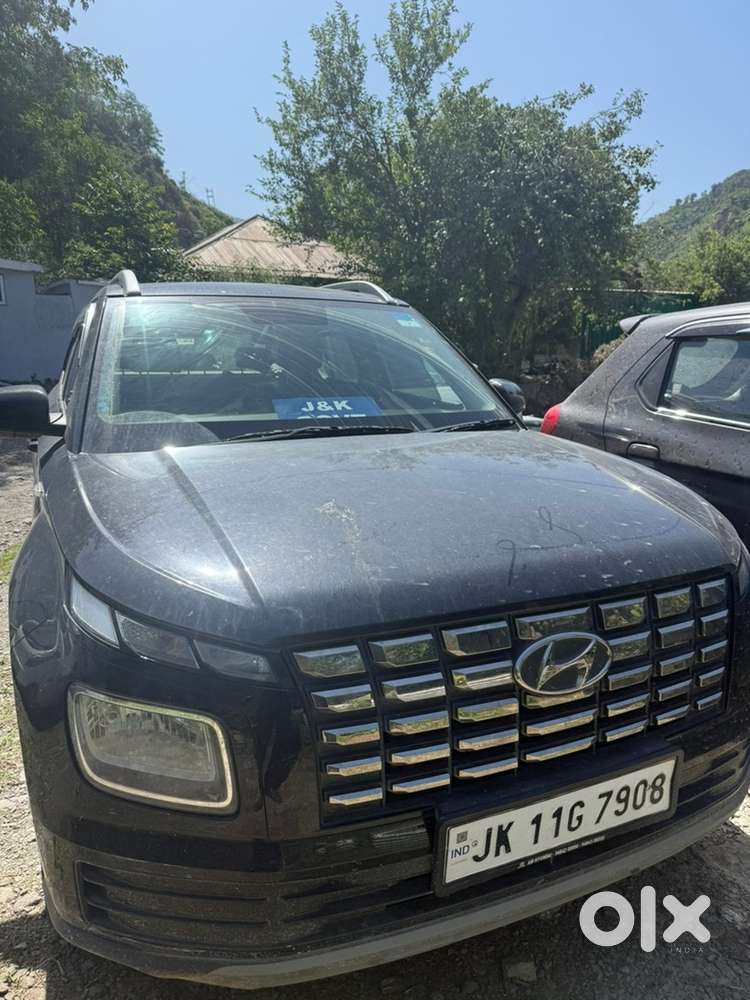 Hyundai Venue Petrol 2024