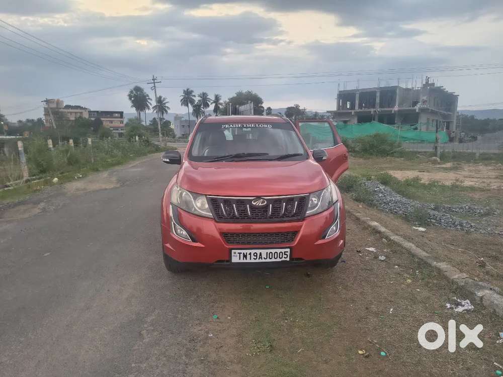 Mahindra Xuv500 W10 2016