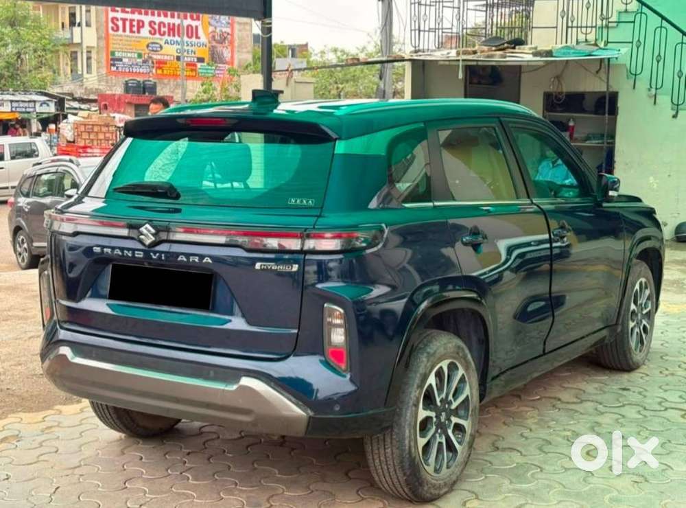 Maruti Suzuki Grand Vitara 1.5 Alpha Plus Intelligent Hybrid Ecvt, 2..