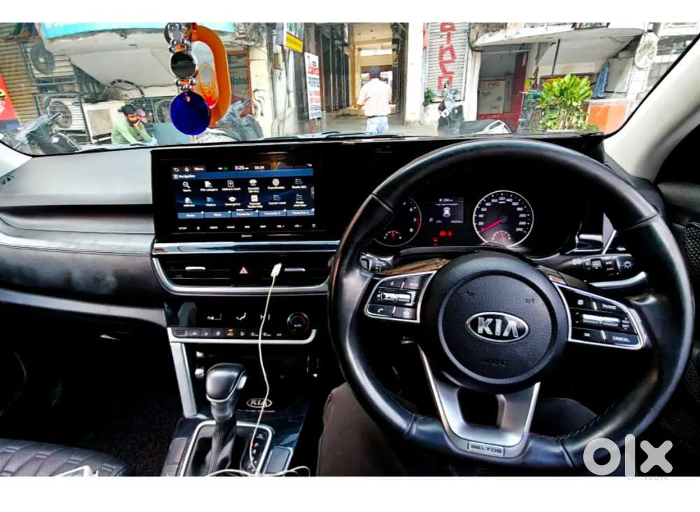 Kia Seltos 2021 Model / 1.5 Htx Ivt Petrol Anniversary Edition / Black
