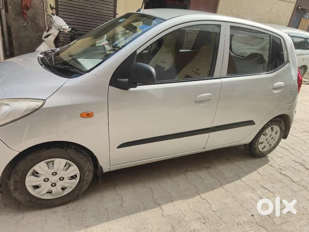 Hyundai I10 Magna – 2015  Silver  Excellent Condition
