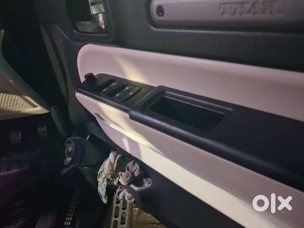 Mahindra Thar Roxx Petrol 2024