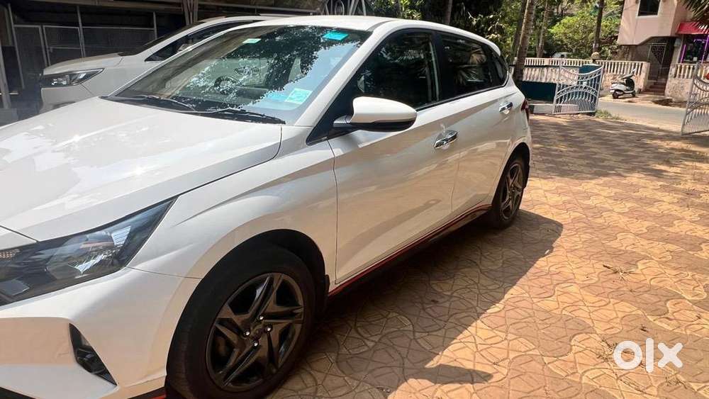 Hyundai I20 Sportz Petrol At - Excellent Condition And Under Warranty