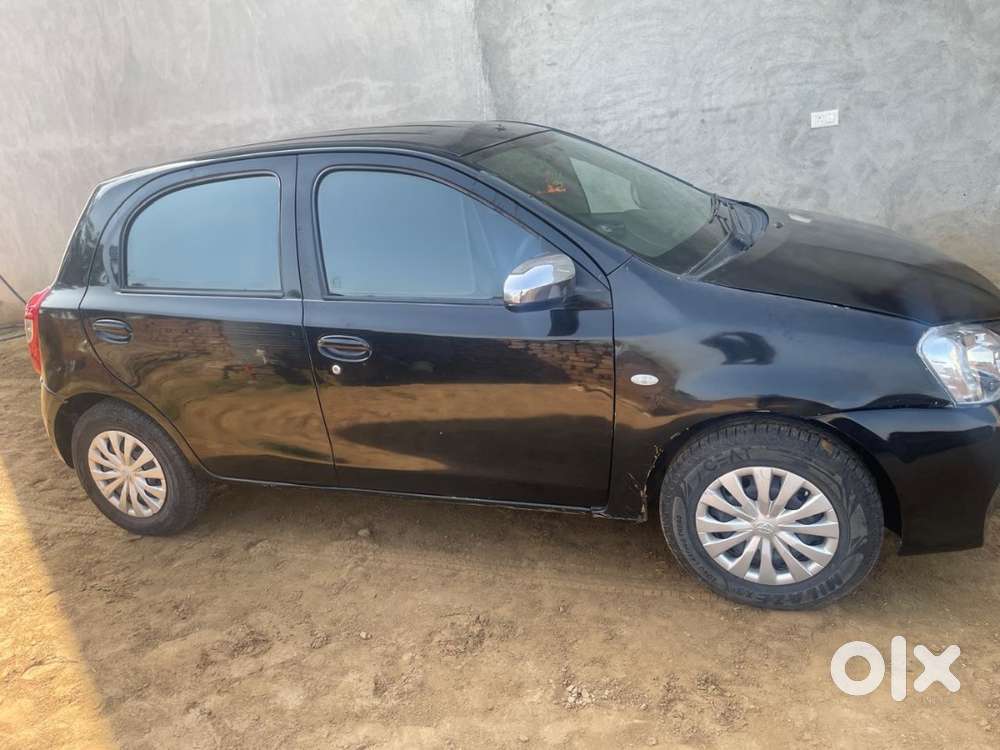 Toyota Etios Liva 2013 Petrol Well Maintained