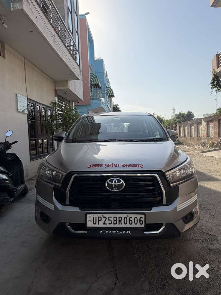 Toyota Innova Crysta 2.4 V 8 Str, 2016, Diesel