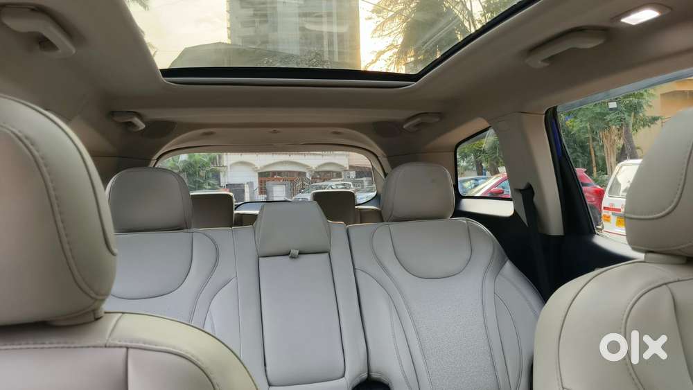 Mahindra Xuv700 2.0 Ax 7 Petrol At Luxury Pack Str, 2022, Petrol