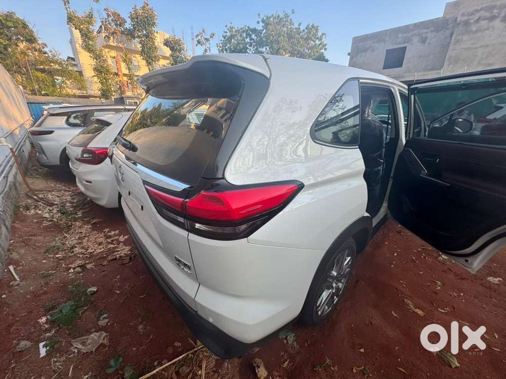 Toyota Hybrid 2026 New Car Below 1k Kms