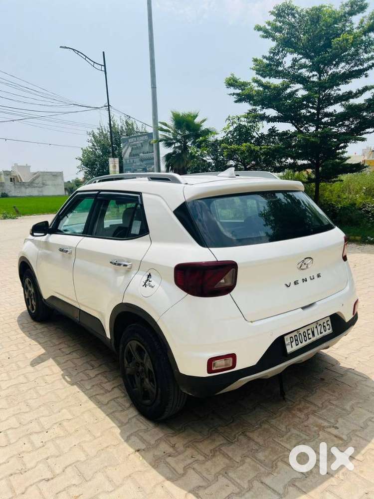 Hyundai Venue 1.2 S Plus, 2022, Petrol