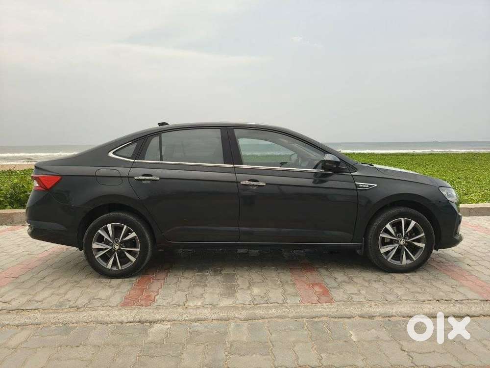 Skoda Slavia Style 1.0l Tsi Mt, 2023, Petrol