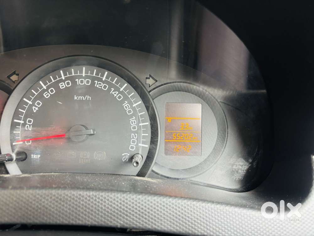 Maruti Suzuki Swift Lxi Optional-o, 2017, Petrol