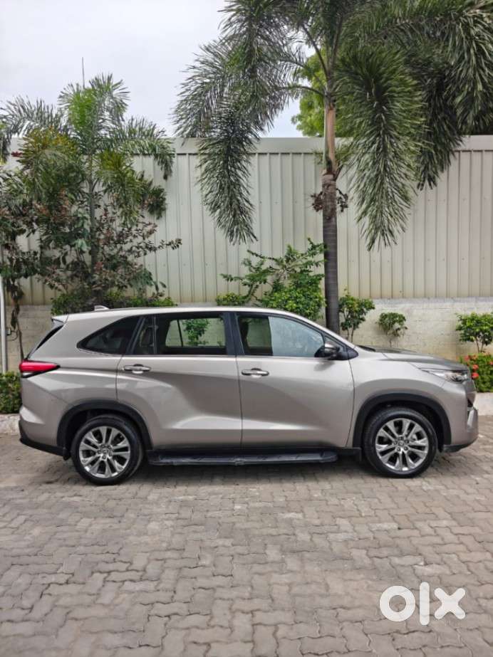 Toyota Innova Hycross 2.0 Zx (o) Hybrid 7 Str, 2024, Petrol