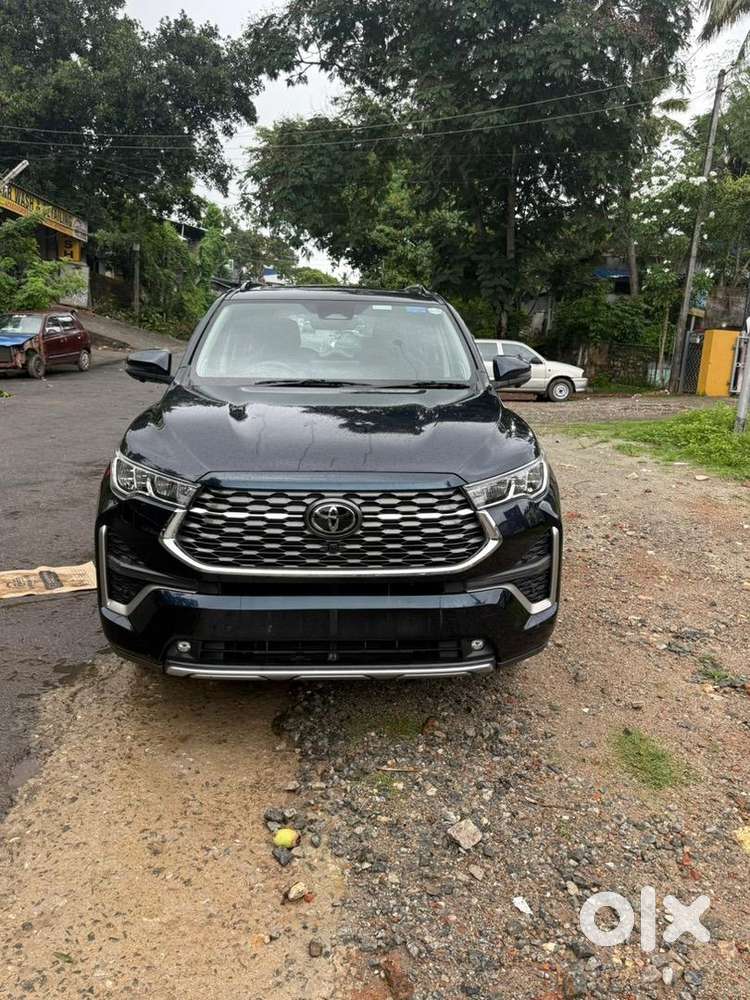 Innova Hycross