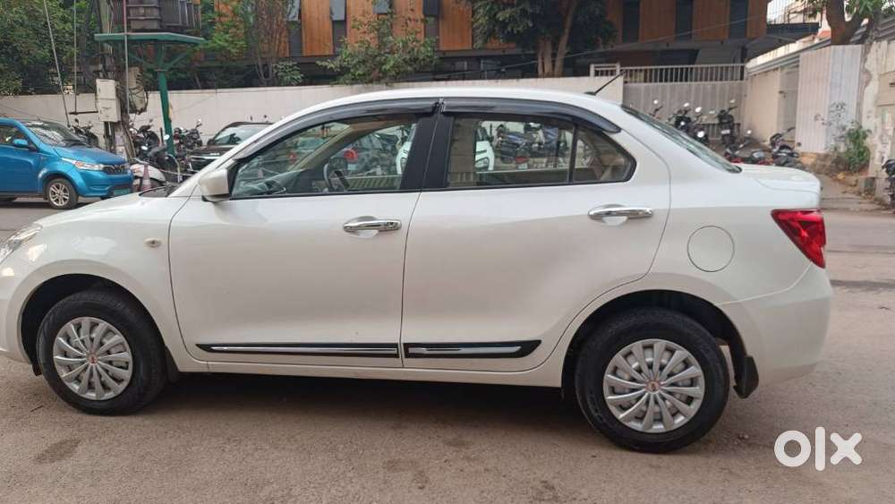 Maruti Suzuki Swift Dzire Lxi Option, 2022, Petrol