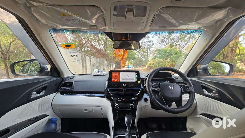 Mahindra Xuv 3xo Ax5 Pm At, 2025, Petrol