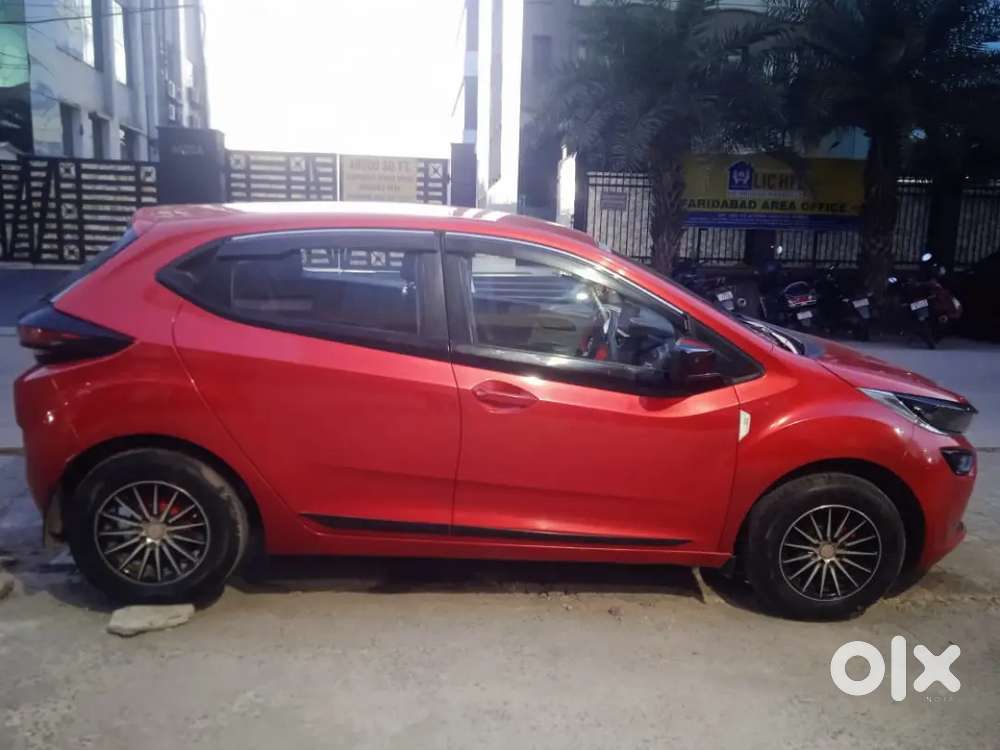 Tata Altroz Xe Petrol 2020
