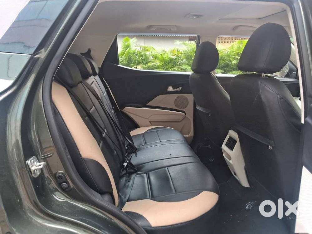 Mahindra Xuv 3xo Ax5 Pm At, 2025, Petrol