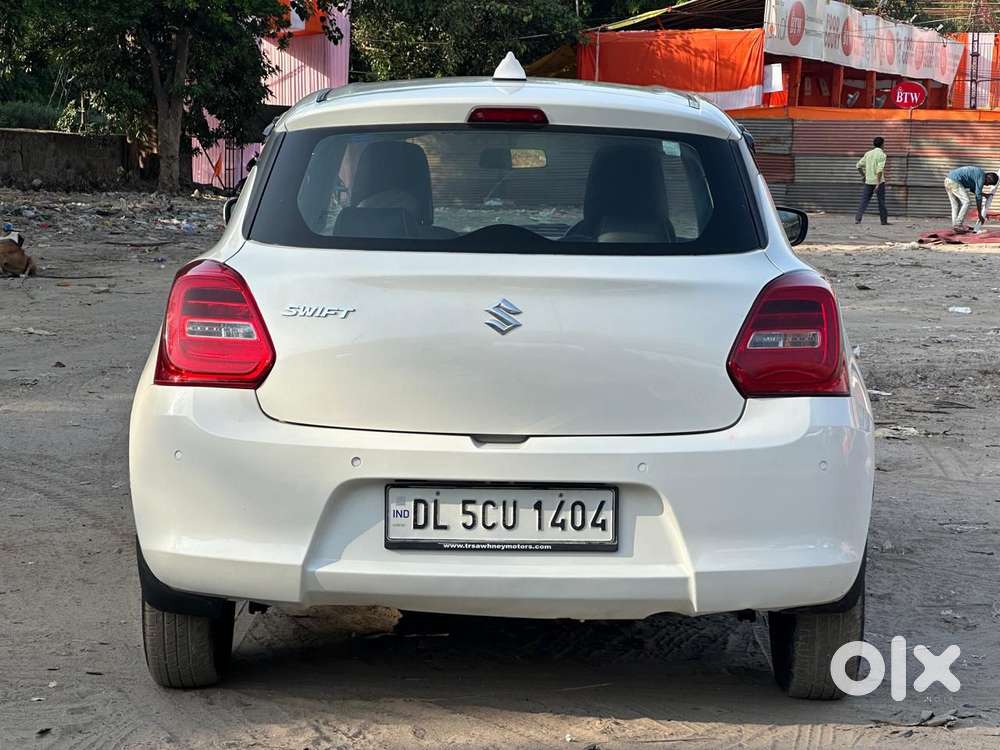 Maruti Suzuki Swift Vxi + Manual, 2022, Petrol