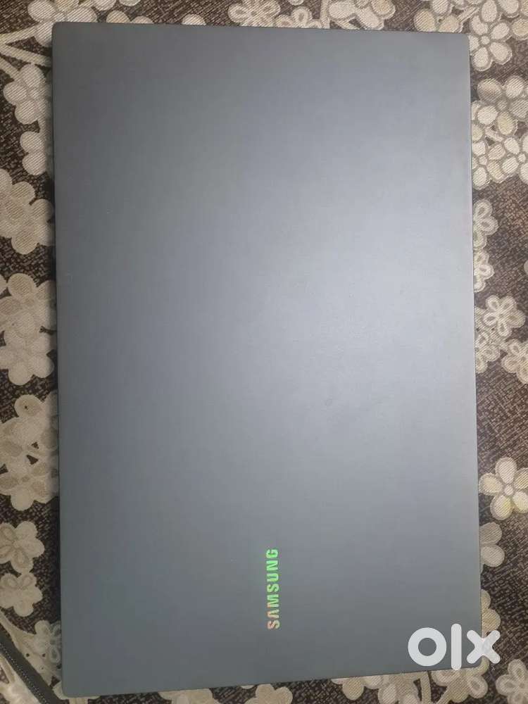 Samsung Book 4
