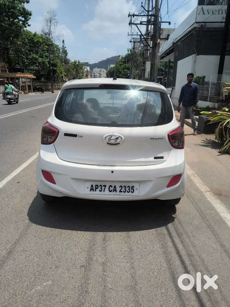 Hyundai Grand I10 2014 Diesel 120000 Km Driven
