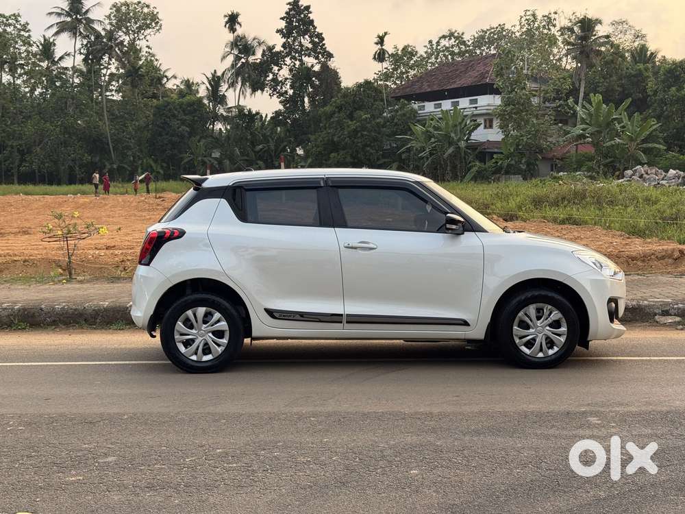 Maruti Suzuki Swift 2018 Amt Vxi, 2023, Petrol