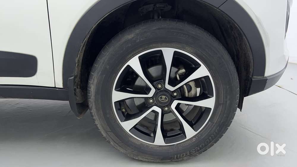 Tata Nexon 1.5 Revotorq Xza Plus S Amt, 2021, Petrol