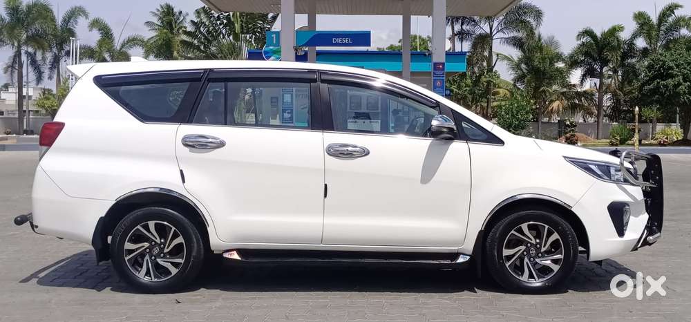 Toyota Innova Crysta 2.4 Gx Limited Edition At 7 Str, 2022, Diesel