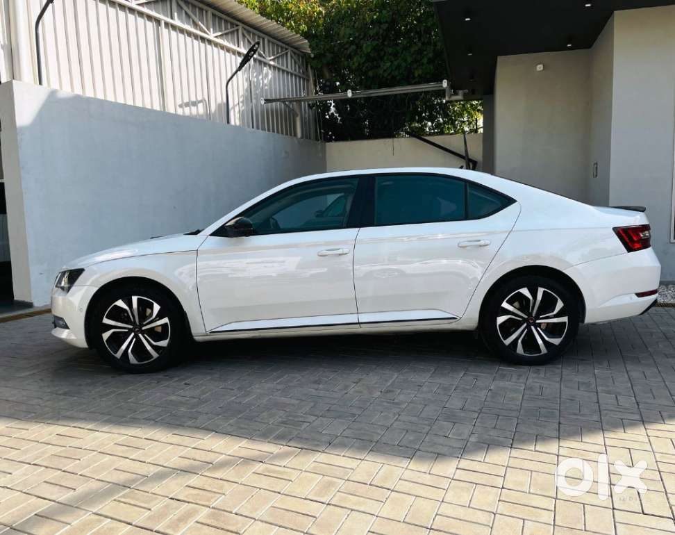 Skoda Superb Style 1.8 Tsi At, 2018, Petrol