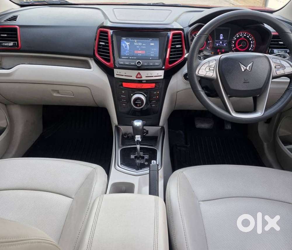 Mahindra Xuv300 W8 (o) 1.5 Diesel Amt, 2023, Diesel