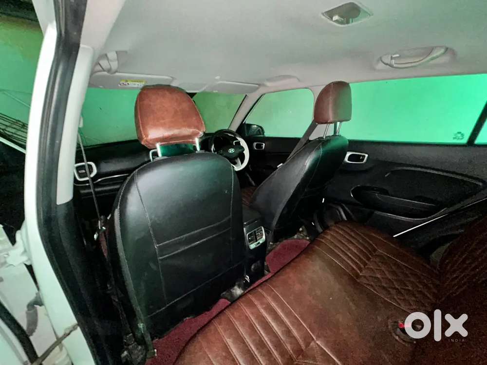 Hyundai Venue 2022 Petrol 33000 Km Driven