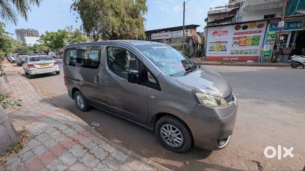 Evalia 7 Seater