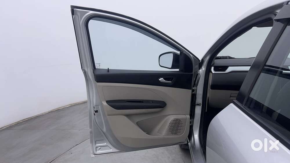 Renault Triber Rxz Easy-r Amt, 2022, Petrol