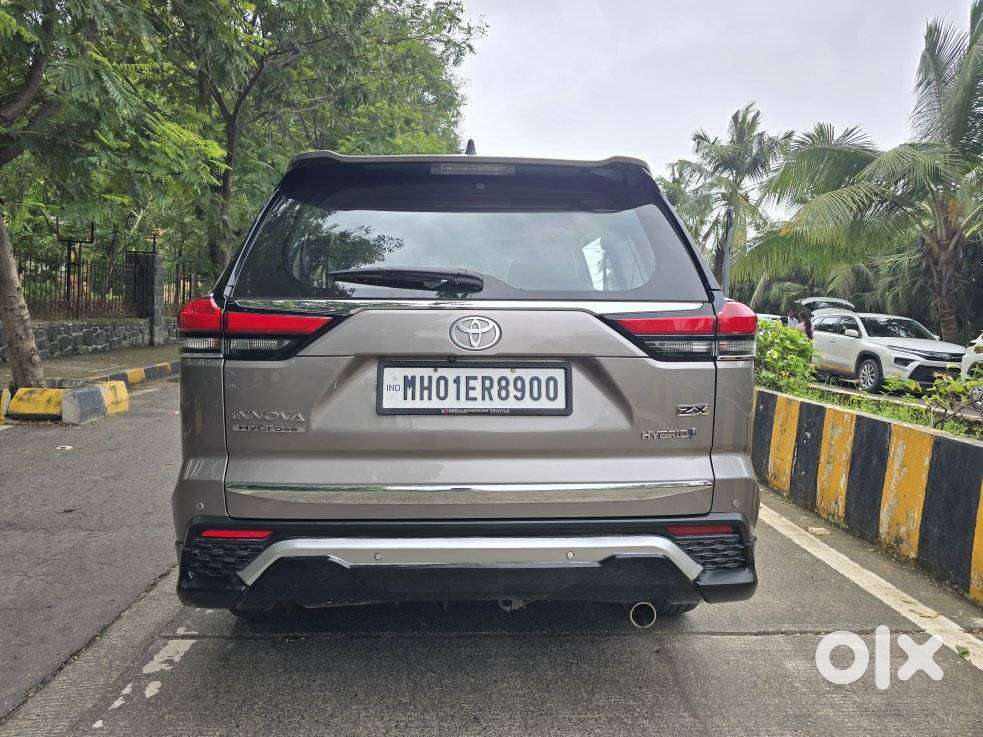 Toyota Innova Hycross 2.0 Zx (o) Hybrid 7 Str, 2024, Petrol