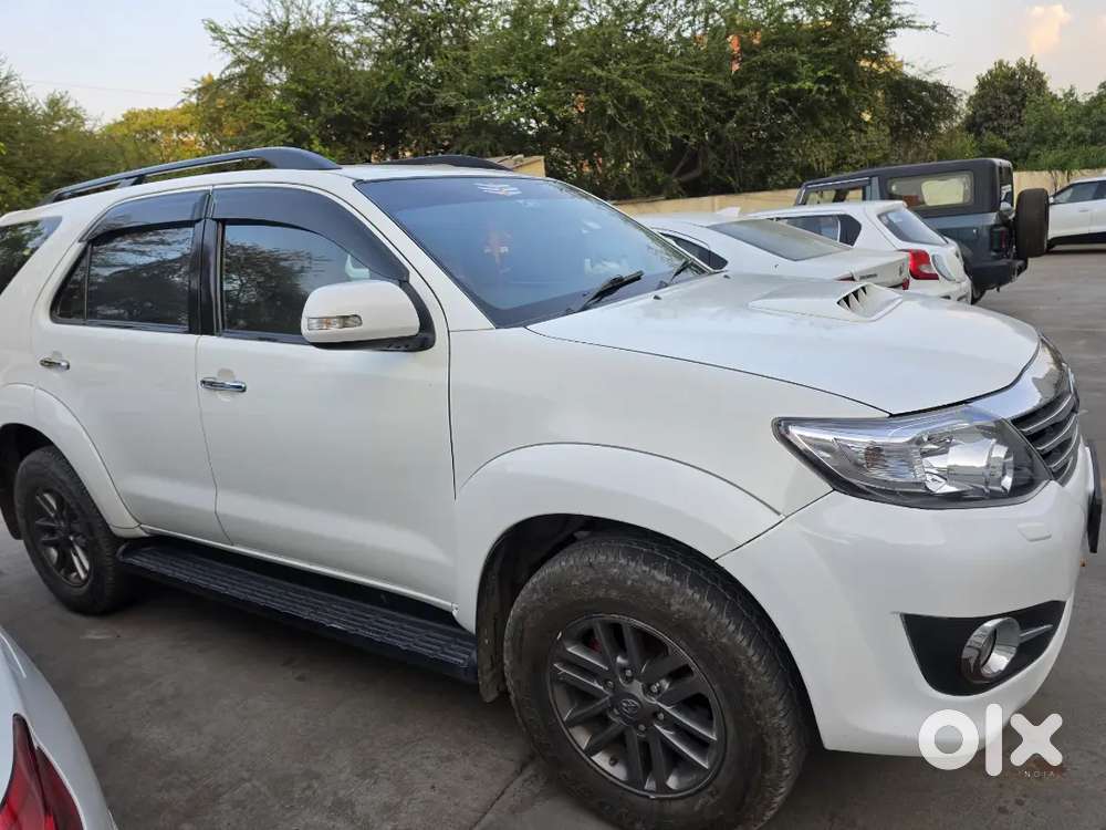 Toyota Fortuner 2014 Diesel 228000 Km Driven