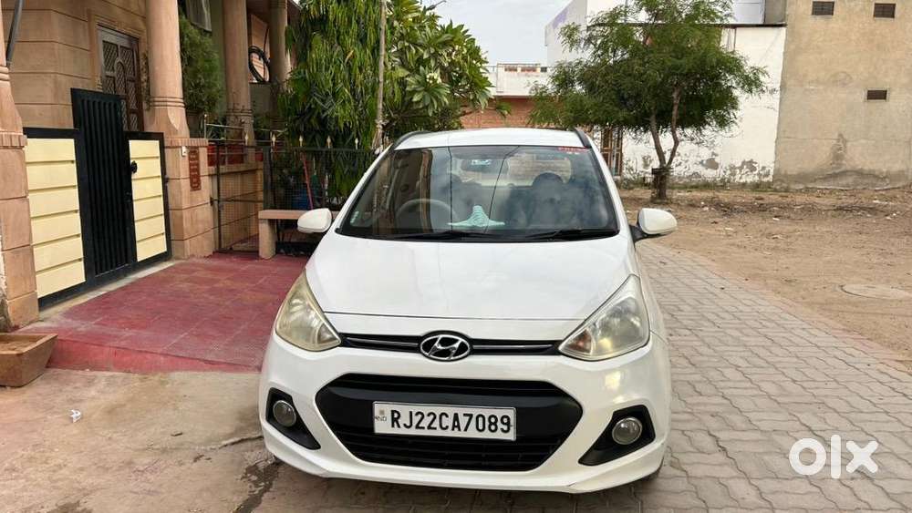 Hyundai Grand I10 Sportz  (push Button Start)