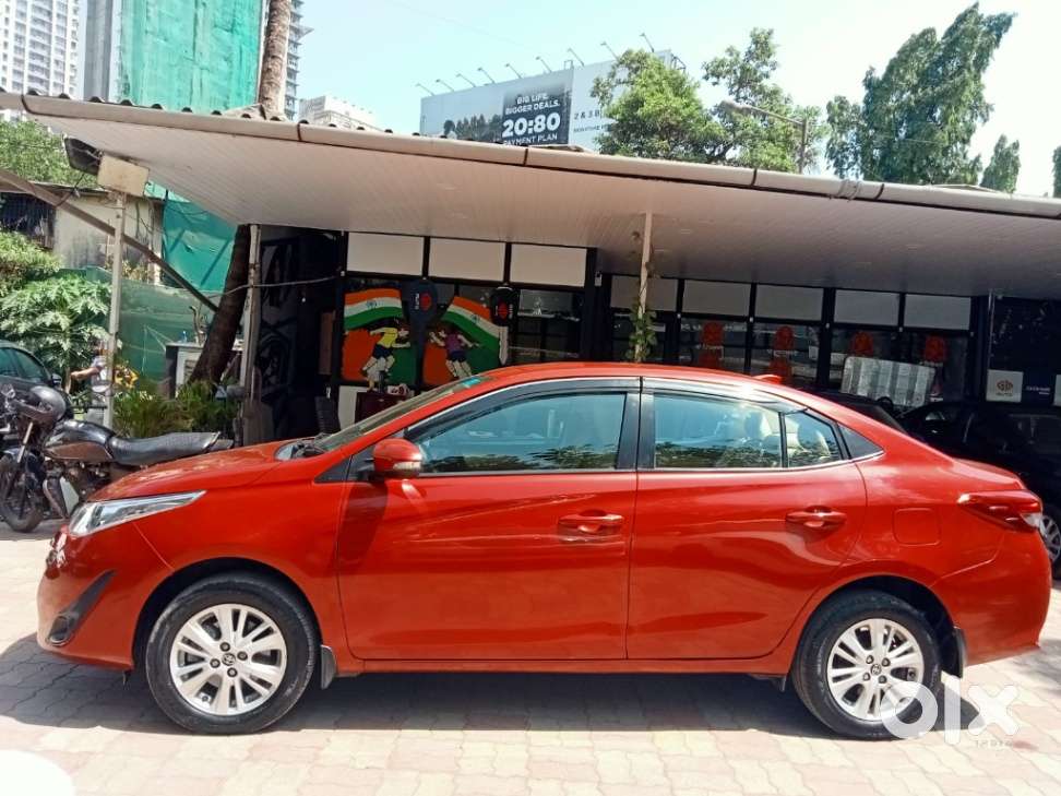 Toyota Yaris V Cvt, 2018, Petrol