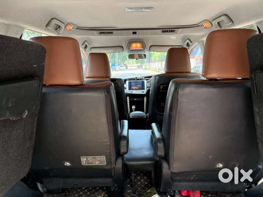 Toyota Innova Crysta 2.8 Zx At 7 Seater, 2016, Diesel