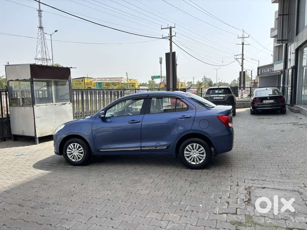 Maruti Suzuki Swift Dzire Vxi(o) Mt, 2017, Petrol