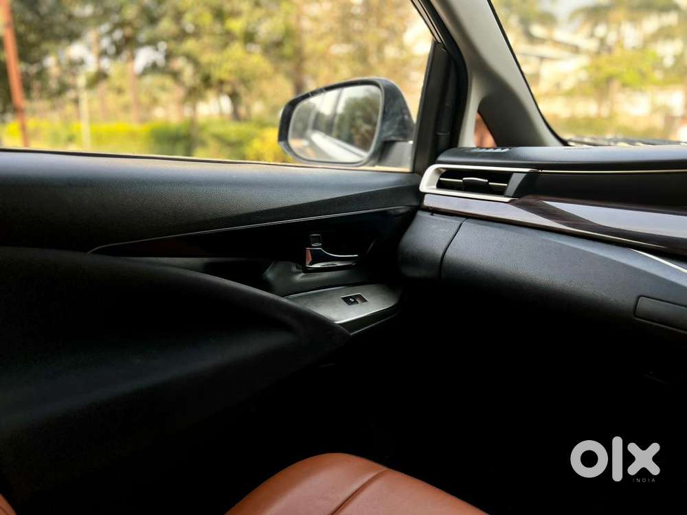 Toyota Innova Crysta 2.4 V 8 Str, 2017, Diesel