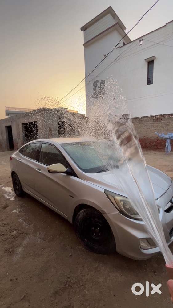Hyundai Fluidic Verna 2012