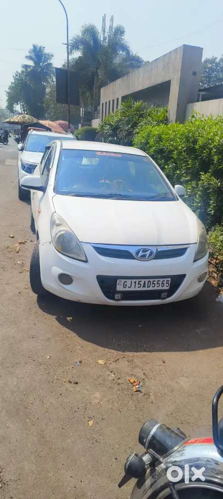 White I20 Asta