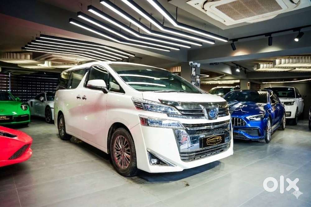 Toyota Vellfire 2.5 Hybrid, 2022, Petrol