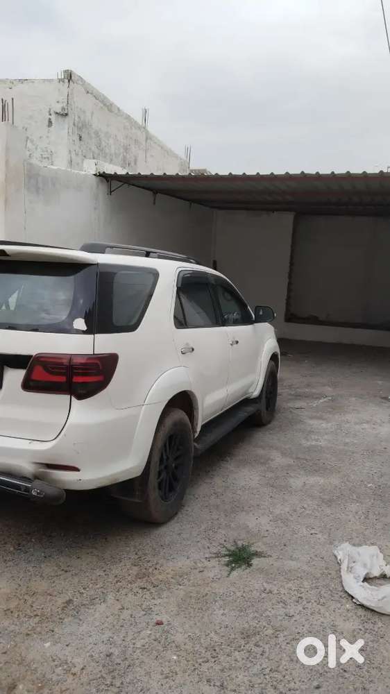 Toyota Fortuner 2015 Diesel 130000 Km Driven