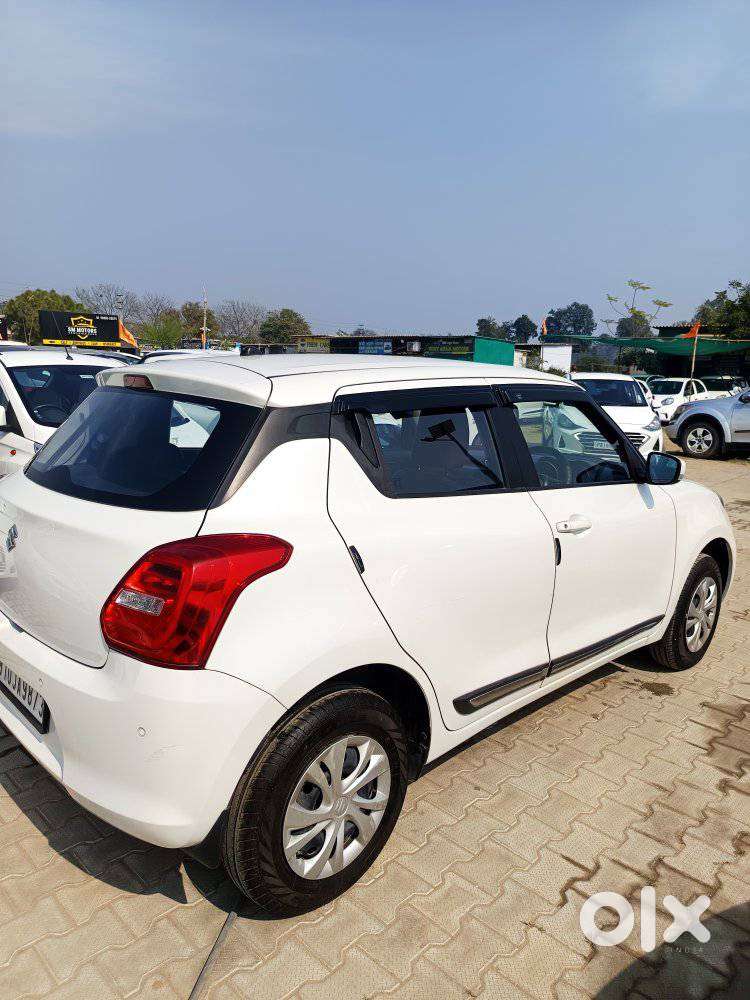 Maruti Suzuki Swift Vxi + Manual, 2023, Petrol